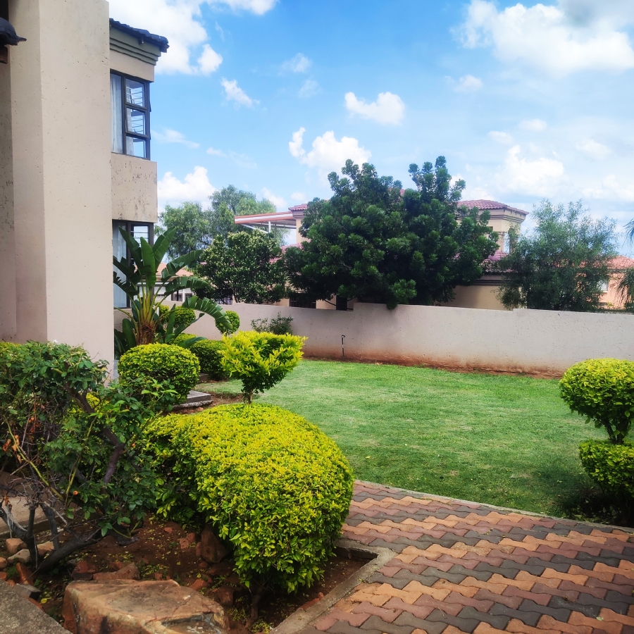 4 Bedroom Property for Sale in Geelhoutpark North West